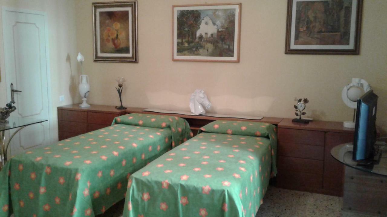 La Dimora Del Pittore Firenze Bagian luar foto